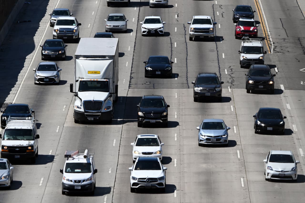 <b>Steve Gaskins,</b> sargento de la 
<b><a href="https://www.univision.com/temas/patrulla-de-carreteras-de-florida">Patrulla de Carreteras de Florida</a></b> mencionó que cuando las vías se congestionan, las personas suelen 
<b>"mostrar mayor rabia" por la impaciencia.</b>