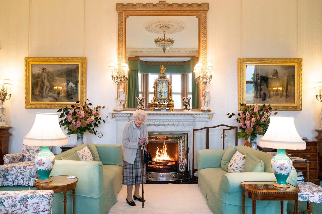 Ya se la vio débil y delgada durante el nombramiento de Truss en Balmoral, su última aparición pública antes de que se anunciara su muerte este jueves 8 de septiembre de 2022.