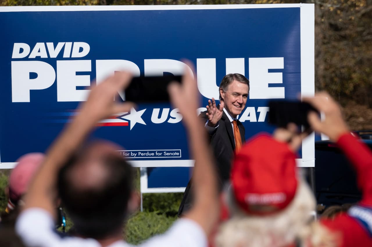 El senador republicano David Perdue se une a la senadora Kelli Loeffler, ambos buscan mantener sus escaños en el senado de EEUU que permitiría a los republicanos seguir con el control de la Cámara Alta.