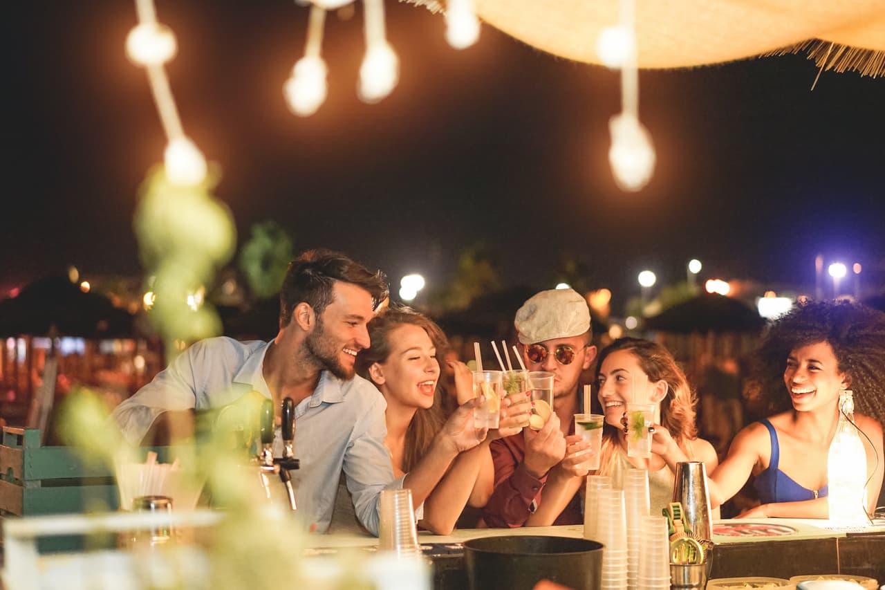 Miami, Florida es la 4 ciudad más feliz en Estados Unidos.
<br>
<br>Puntaje: 56.41/72.39.
<br>Rango de entretenimiento y recreación: 9/182.
<br>Rango de vida nocturna y fiestas: 4/182.
<br>Rango de costos: 125/182.