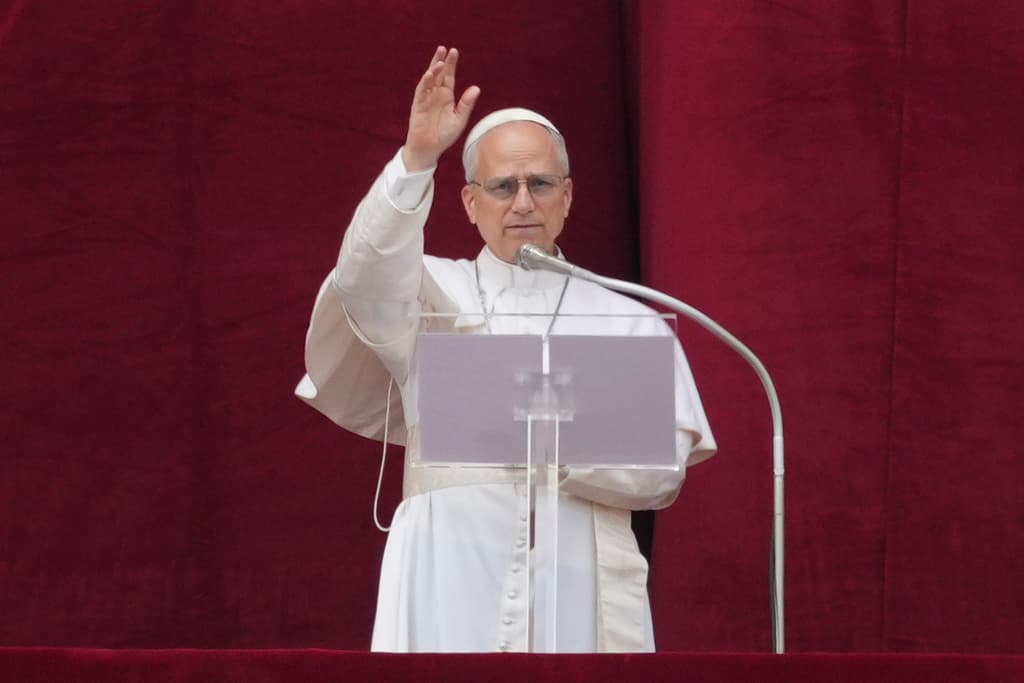 "¡Nunca más la guerra!": el mensaje del nuevo papa León XIV en su primera bendición dominical 