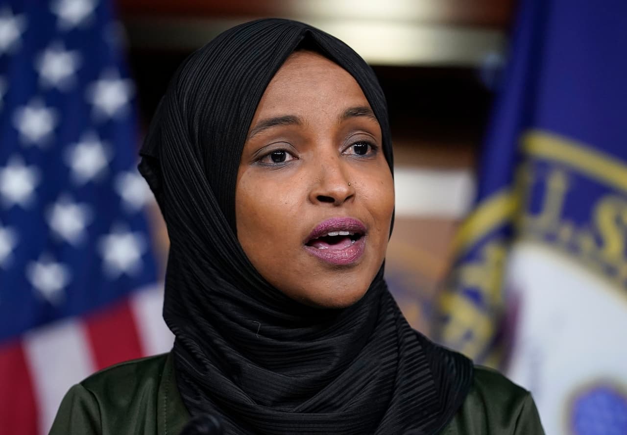 Republicanos sacan a la demócrata Ilhan Omar del comité de asuntos exteriores de la Cámara de Representantes