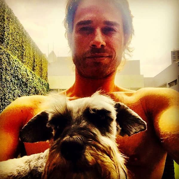 Este hermoso peludo de 4 patas es 'Gaucho', la mascota de Santi, el hijo de Sebastián Rulli. ¡Se ven divinos juntos!