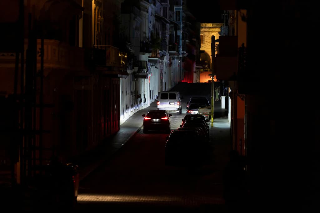 <b>Privatización sin resultados</b>: Las empresas Luma Energy y Genera PR, contratadas para operar y mejorar el sistema eléctrico, están bajo creciente presión por la falta de resultados y respuestas claras.