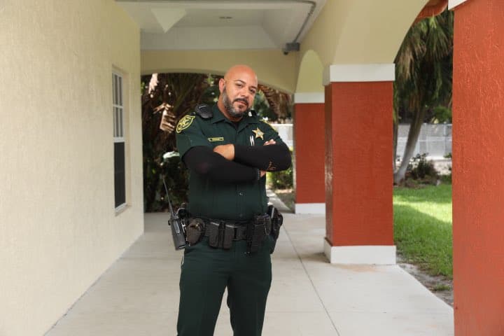 La semana pasada la policía del condado Boward, perdió a Shannon Bennet, uno de sus oficiales de 39 años y quien tenía 12 años sirviendo en la fuerza pública. “Su legado seguirá vivo en nuestro desempeño”, dijo el Sheriff, Gregory Tony.