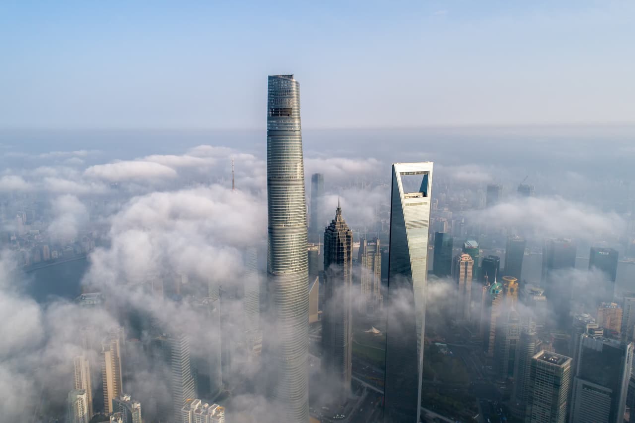 <b>Puesto 2. Torre Shanghai, Shanghai China. </b>Este complejo de hotel y oficinas tiene una altura de 2,073 pies ( 632 metros) y 128 pisos. Fue terminado en 2015.