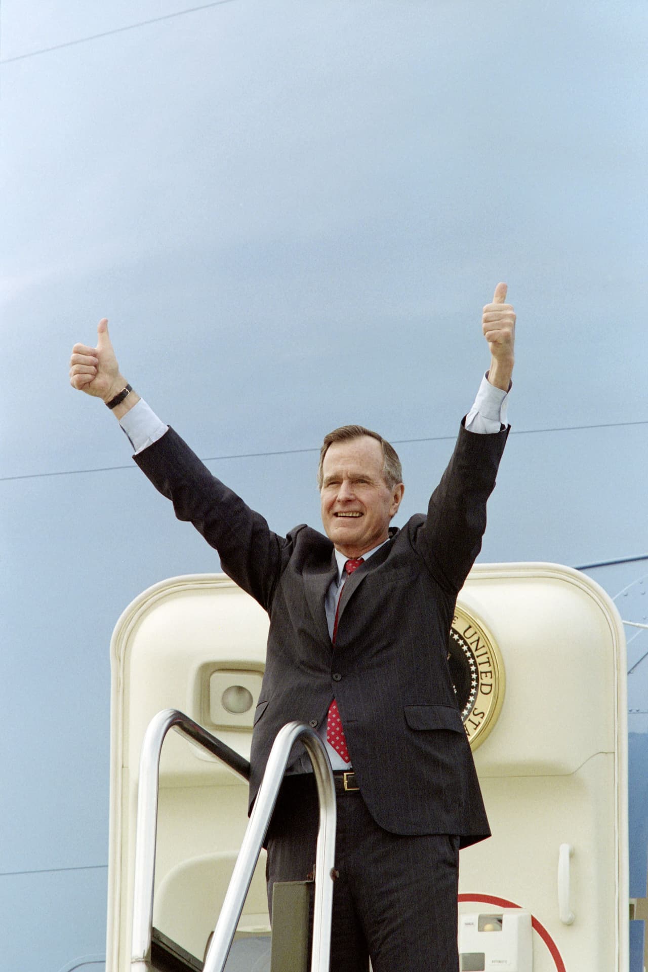 <b>Comienzo de la era 747.</b> El primer Boeing 747 fue entregado en 1990, durante la administración de George H. W. Bush.