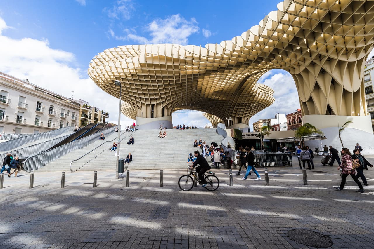 <b>Puesto 23: Sevilla, España. 87.00 puntos.</b> Algunas de las ciudades fueron reconocidas por los votantes por sus antiguas ruinas, otras por sus relucientes rascacielos y otras por la mezcla entre lo antiguo y lo moderno.