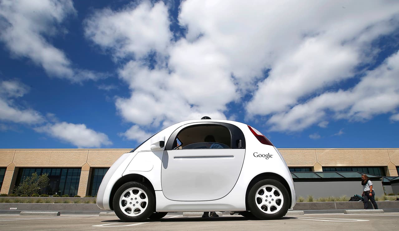 Google piensa en lanzar una empresa de taxis con sus vehículos autónomos