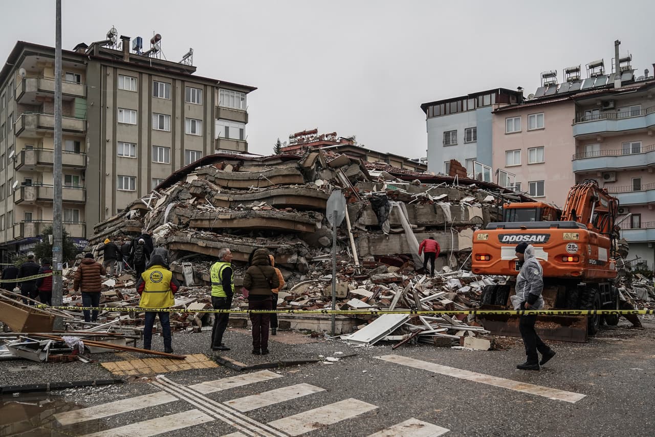 Por qué tantos edificios se derrumbaron como panqueques durante el terremoto