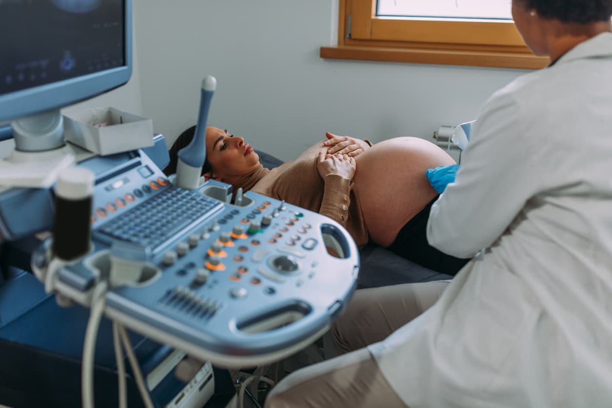 Las muertes relacionadas con la maternidad subieron en 2020, sobre todo entre mujeres negras