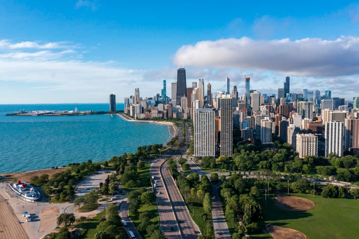 <b>Chicago | </b>100% de tráfico por encima de lo normal
<br>
<br>⚠️ Carretera más congestionada: I-290 W, Morgan St hasta Wolf Rd.
<br>⚠️ Horario de mayor tráfico: 2:45 pm a 4:45 pm
