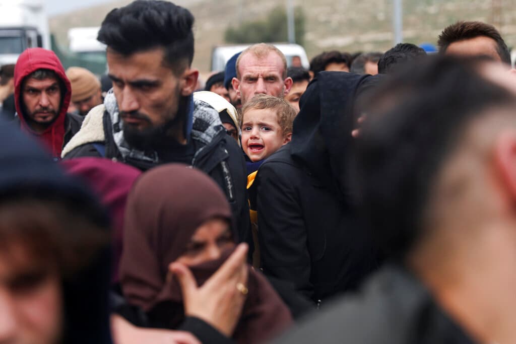 Al menos ocho muertos y 200 heridos dejan dos fuertes sismos en Turquía y Siria