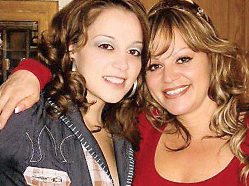 <b>Jenni Rivera</b> pasó uno de los momentos más fuertes de su vida cuando supo que 
<b>Trino Marín</b>, su exesposo, había 
<b>abusado sexualmente de sus hijas Chiquis y Jacqueline, </b>así como de 
<b>su hermana Rosie</b> durante años.
<br>