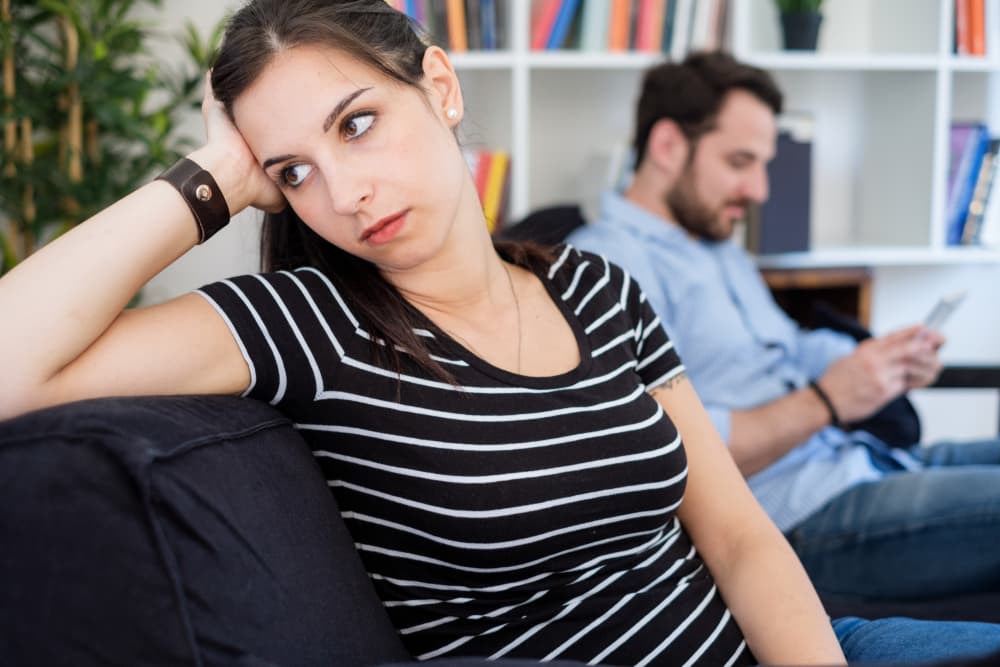 <b>Géminis - </b>
<br>Debido a su innata curiosidad y su gran agilidad mental, tu pareja geminiana se aburrirá como una ostra si no encuentra variedad ni incentivos intelectuales en la relación, si hay tedio, monotonía y falta de comunicación.