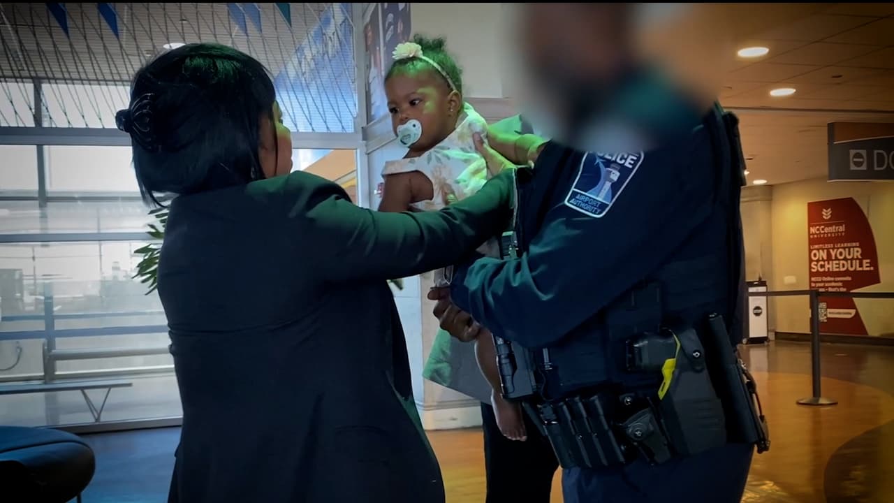 Madeline, residente en Paterson, Nueva Jersey, pudo tener de vuelta a su bebé de 10 meses 
<a href="https://www.univision.com/local/nueva-york-wxtv/madre-hispana-denuncia-que-ex-pareja-le-quita-a-su-bebe-busca-recuperarla-video" target="_blank"><b>tras trece días sin poder verla</b></a>. 
<br>