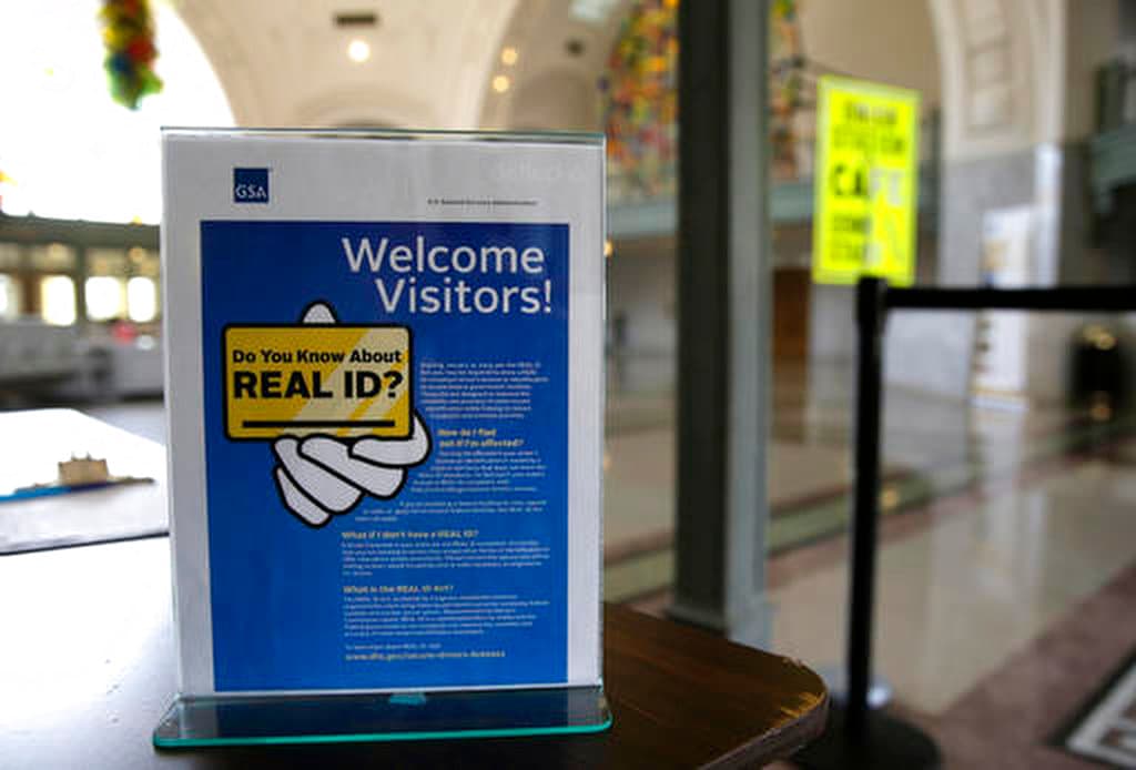 <b>Los no ciudadanos en proceso de auto-deportación en vuelos internacionales no serán afectados. </b>La TSA aclaró que estas personas sí podrán abordar, incluso sin cumplir con el Real ID.