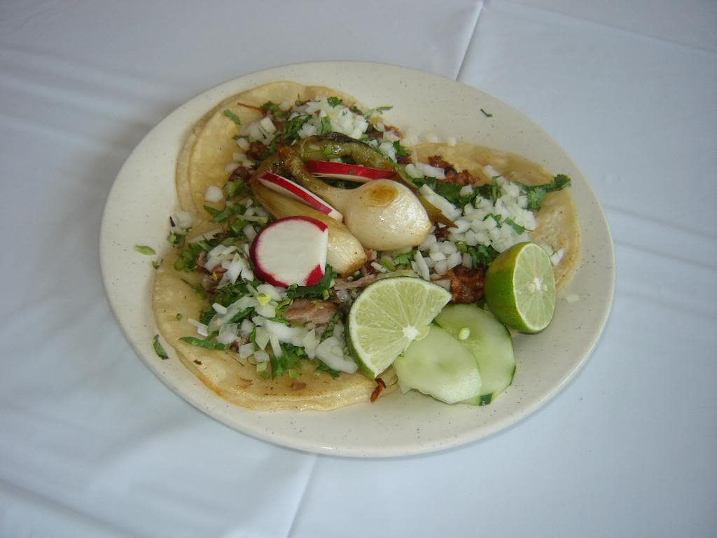 Si te encantan los tacos, vista 
<b>Tacos El Bronco</b> en la calle 4324 4th Ave, Brooklyn, NY 11232. Las horas son de 10 am hasta 1 am. 
<br>