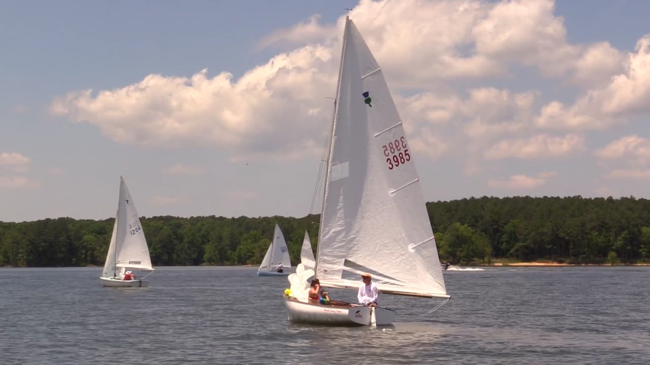 Conoce más sobre Kerr Lake State Recreation Area, 
<b><a href="https://www.ncparks.gov/state-parks/kerr-lake-state-recreation-area">aquí</a></b>.
