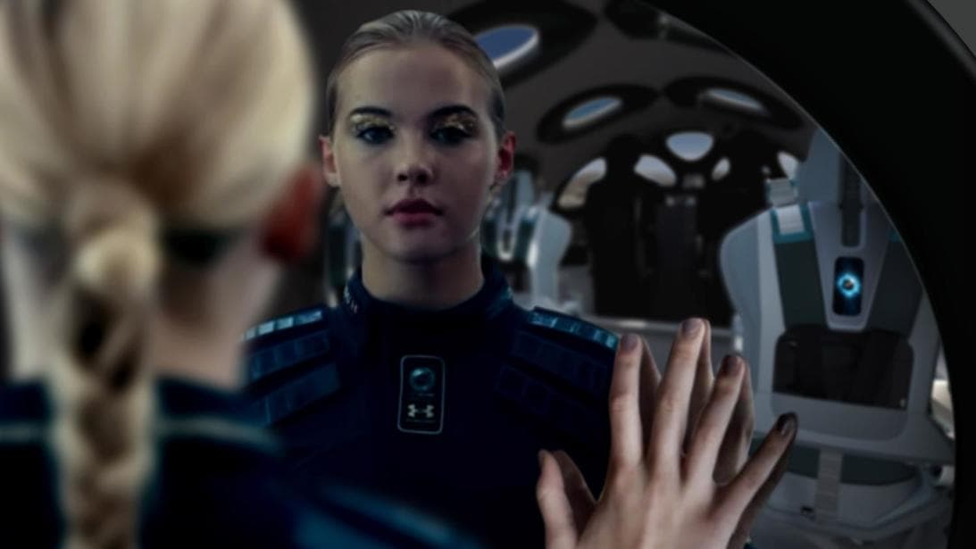 La cabina del VSS Unity incluye un set de 16 cámaras encargadas de capturar la experiencia espacial desde todos los ángulos, además de un enorme espejo que permite a los astronautas verse ingrávidos y una docena de ventanas circulares (dos por persona) para ver al exterior.