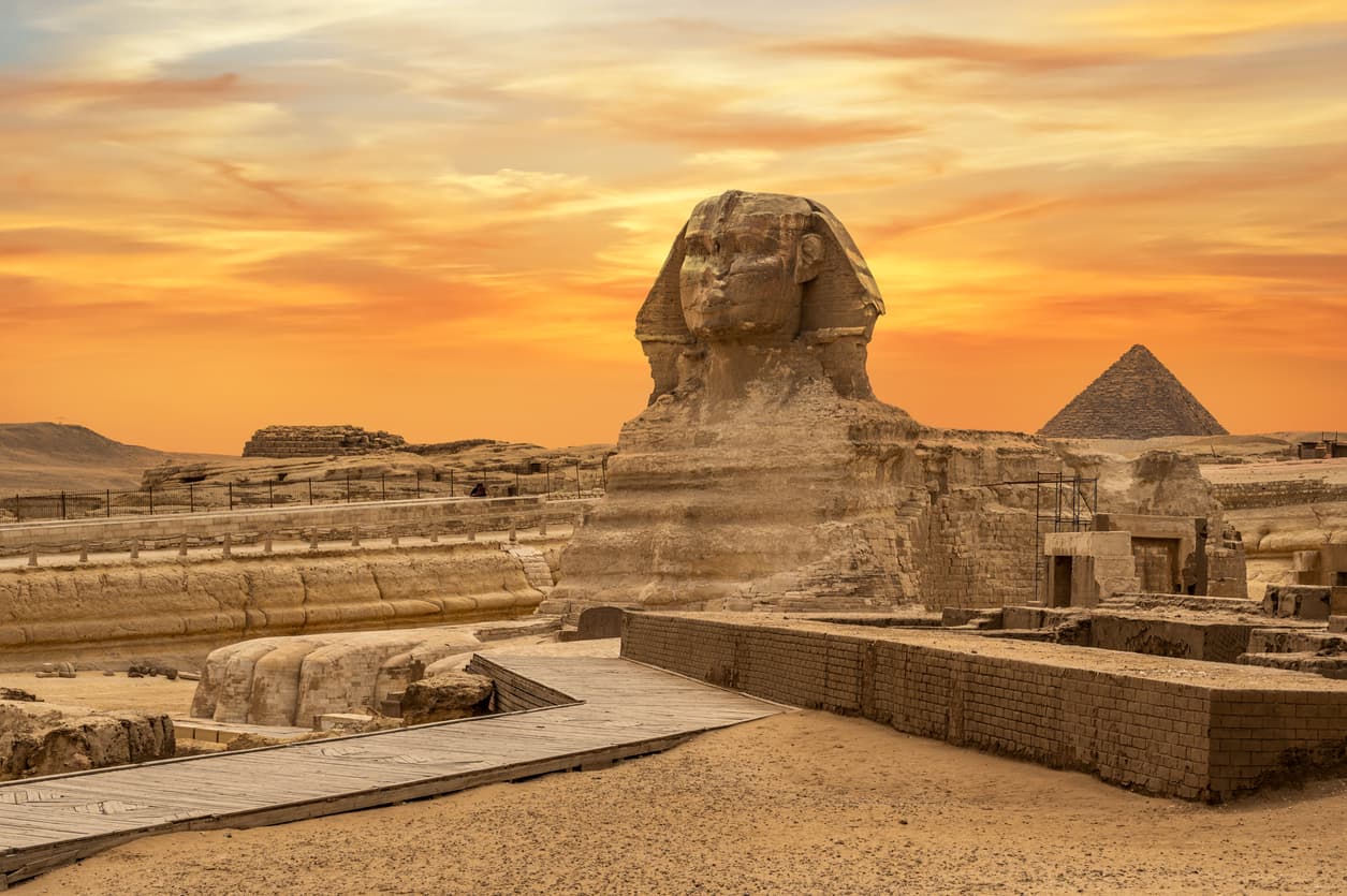 <h3 class="cms-H3-H3">Egipto</h3>
<br>
<b>Categoría: </b>Cultura
<br>
<h3 class="cms-H3-H3"> </h3>
<br>Para Egipto, 
<i>National Geographic</i> recomienda visitar el nuevo hogar del Rey Tut en el Gran Museo Egipcio de El Cairo y la Avenida de las Esfinges de Luxor.