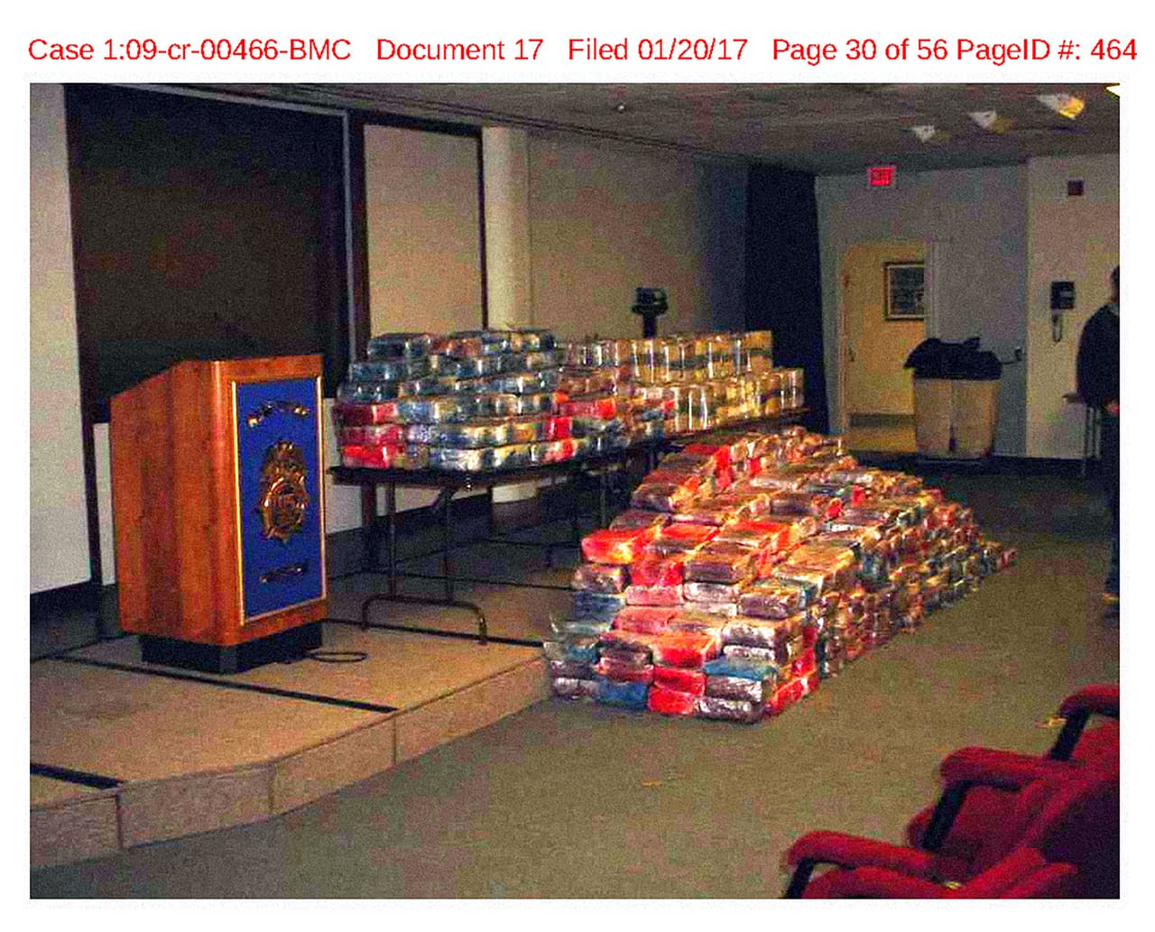 <b>Evidencia 2:</b> 1,997 kg de cocaína hallados en un almacén en Queens, New York y 1,925 kg más encontrados en un auto y otro almacén de Chicago, Illinois.
