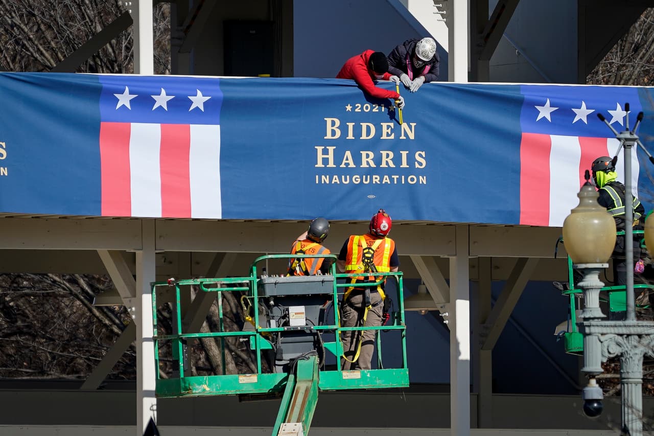 Entre la pandemia y los problemas de seguridad, Bowser le está pidiendo a la gente que no venga a Washington DC para la ceremonia inaugural de Biden.