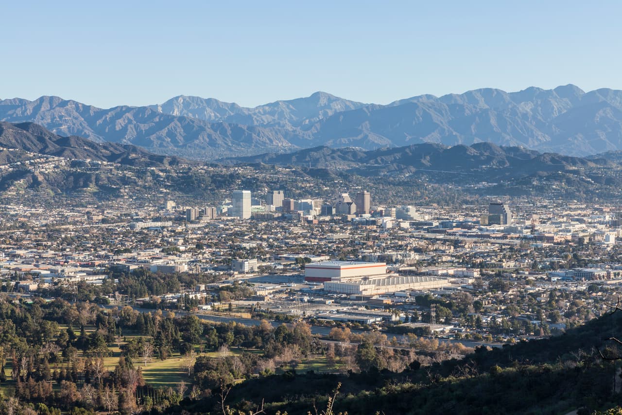 <b>Puesto 4: Glendale, (Condado de Los Ángeles) California.</b>
<br>
<br>En este suburbio de Los Ángeles, la renta aumentó 36.32% de un año al otro. Son $4,472 la renta promedio.