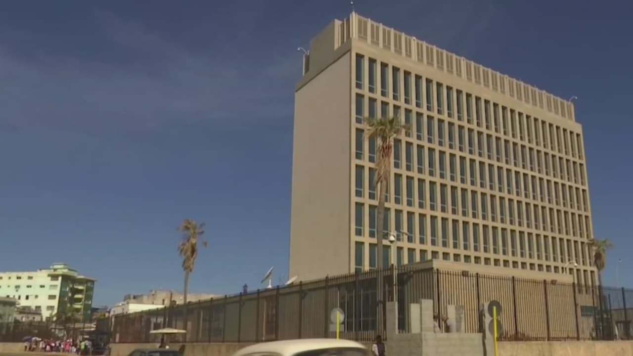 Dos vuelos llegan a Miami este jueves desde La Habana con ciudadanos estadounidenses repatriados