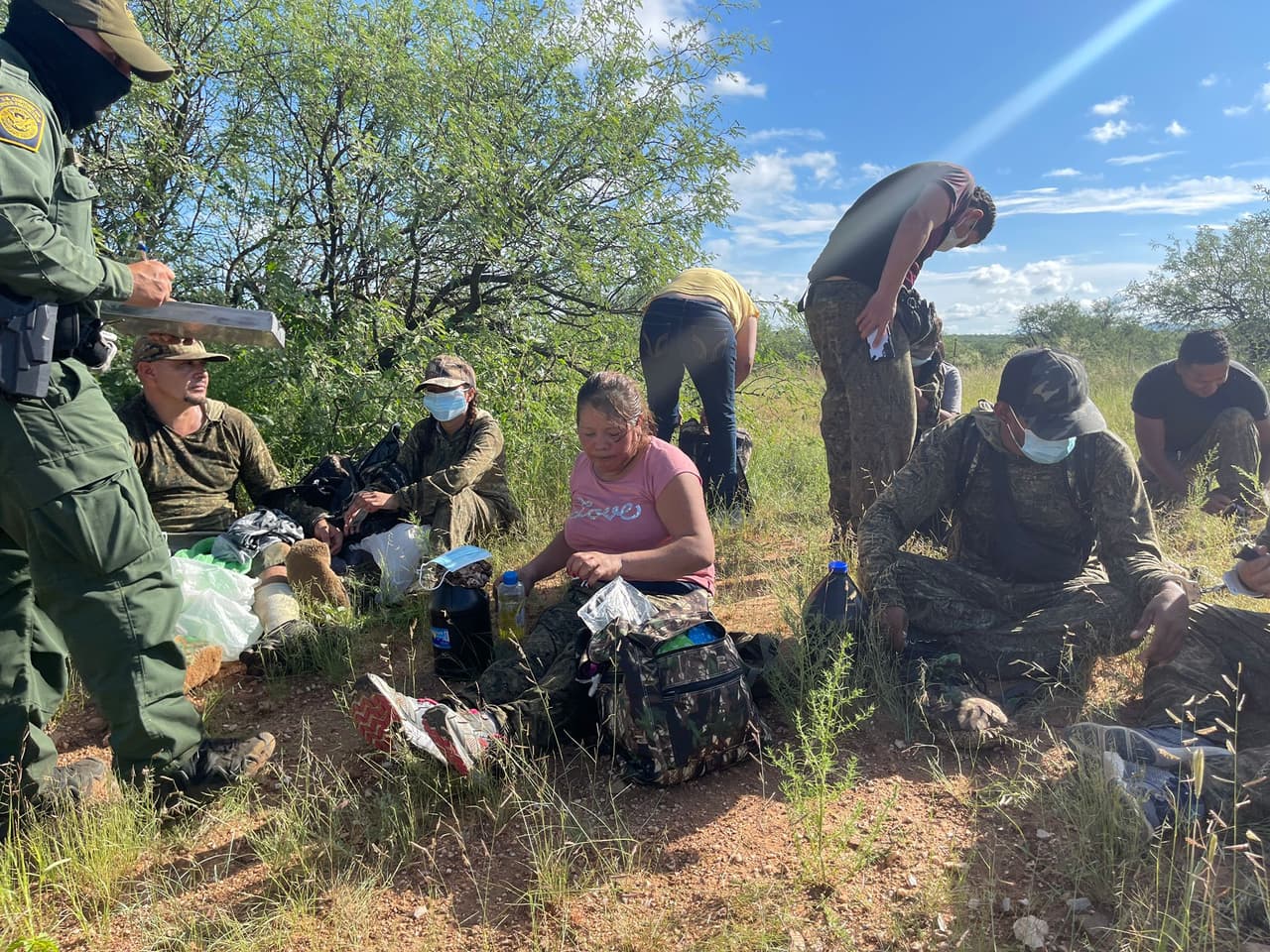 Este grupo de indocumentados fue interceptado por la Patrulla Fronteriza el miércoles 11 de agosto, luego de cruzar ilegalmente la frontera de Arizona, por Sasabe.