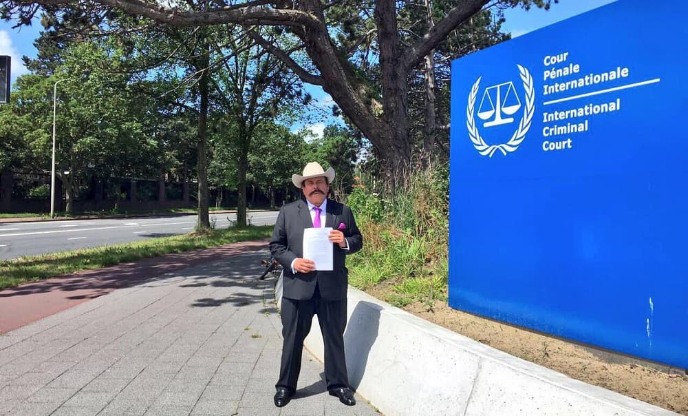 El empresario Armando Guadiana interpuso una demanda ante la Corte Penal Internacional en La Haya por delitos de lesa humanidad contra las autoridades de Coahuila, por la masacre de Allende.