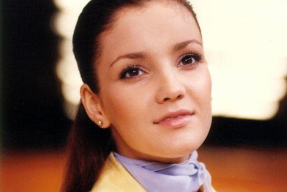 <b><a href="http://www.univision.com/programas/super-momentos-de-novela/a-tres-anos-de-su-muerte-recordamos-a-karla-alvarez-fotos">Karla Álvarez</a></b> estudió en la Escuela Nacional de Danza Contemporánea y Clásica de Bellas Artes. Posteriormente en el Centro de Educación Artística de Televisa.