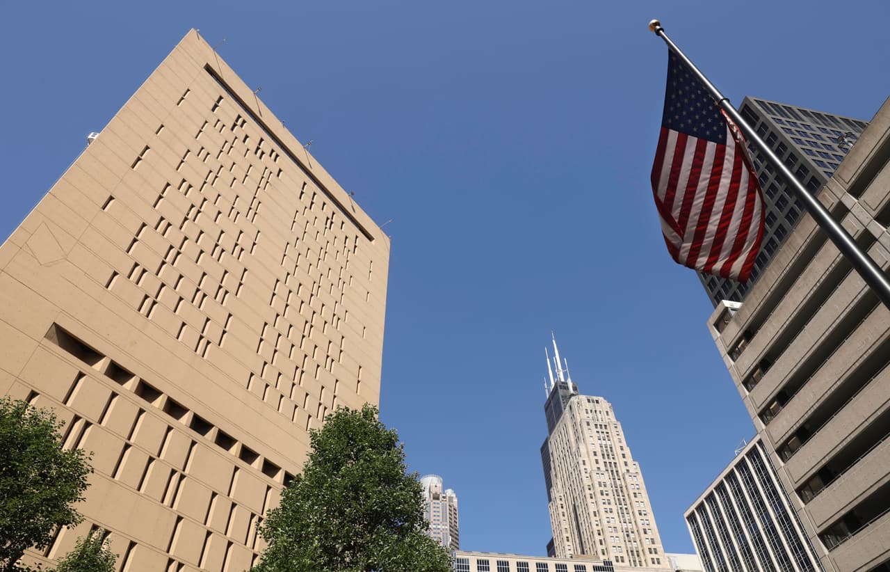 La prisión está ubicada a una milla del Millennium Park, zona muy popular y turística de Chicago.