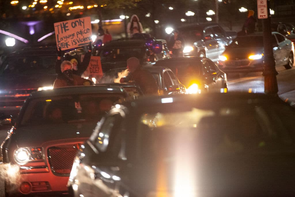 Uno de los sucesos que sacudieron 
<b>Columbus, Ohio</b>, este año fue la muerte por disparos de la policía de 
<b>la joven negra MaKhia Bryant </b>en abril. La ciudad sumaba ya en noviembre 
<b>179 homicidios</b>, su récord tras la cifra que ya fue histórica en 2020.
