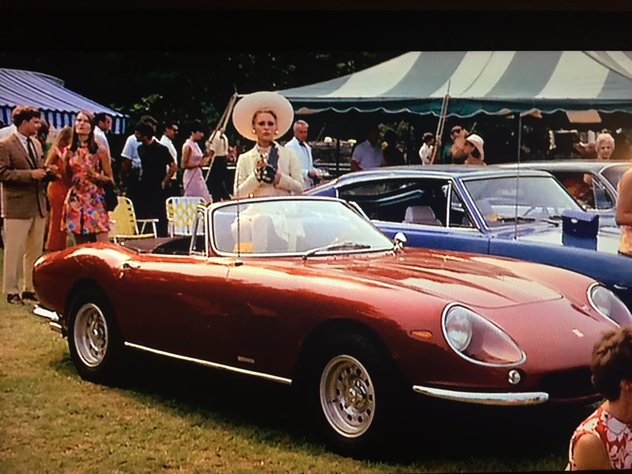 Durante la filmación de la película el auto mostraba una capa de pintura roja nueva después de haber sufrido los rigores de 12 horas de competencia ininterrumpida. 
<b>Steve McQueen</b> quedó tan encantado con el auto que adquirió otro de los 10 que Chinetti había construido para su uso personal. En su día la revista Road & Track describió al Ferrari 275 GTB/4 Alloy NART Spyder 1967 como el auto deportivo más satisfactorio del mundo.