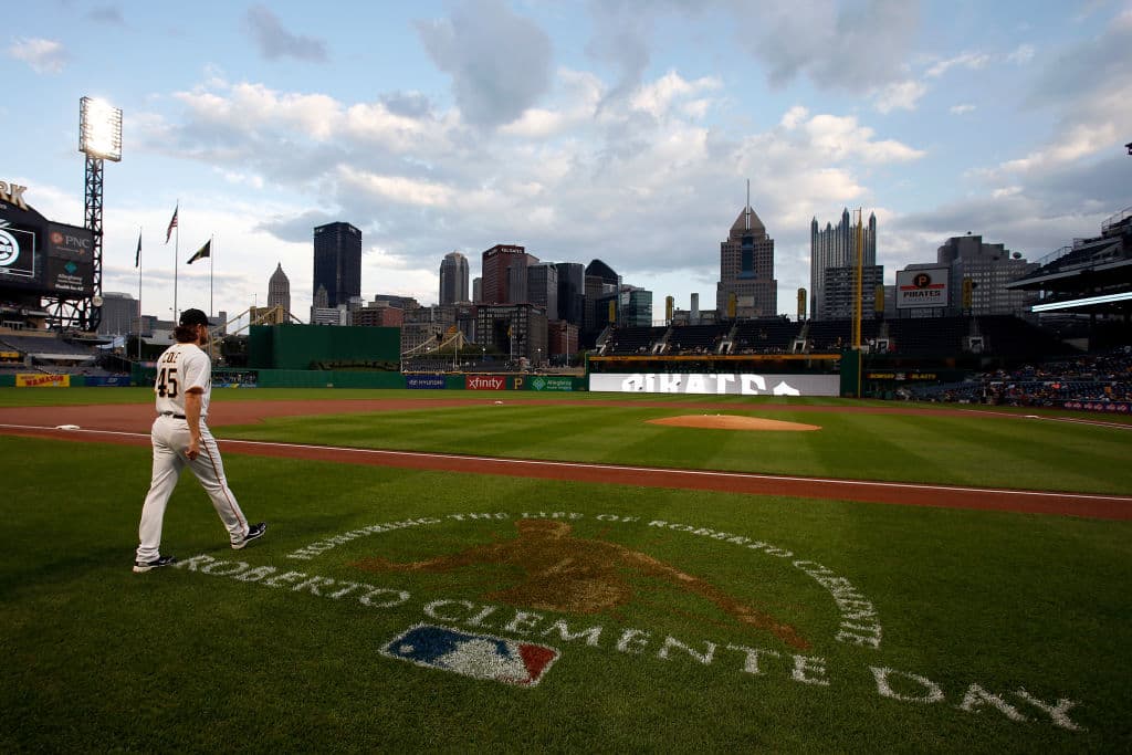 Los Piratas quitan homenaje a Roberto Clemente y se desata la polémica: esto fue lo que pasó