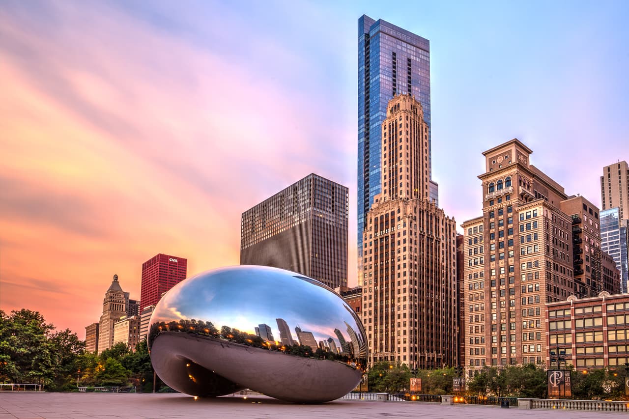 <b>Puesto 3: Chicago, Illinois</b>
<br>
<br>Puntos: 60
<br>
<br>Las dificultades financieras han obligado a las familias afroestadounidenses e hispanas a alquilar o negociar con prestamistas de alto riesgo. Pagan tarifas exorbitantes por viviendas susceptibles de devaluarse, lo que directamente resta libertad financiera.
<br>