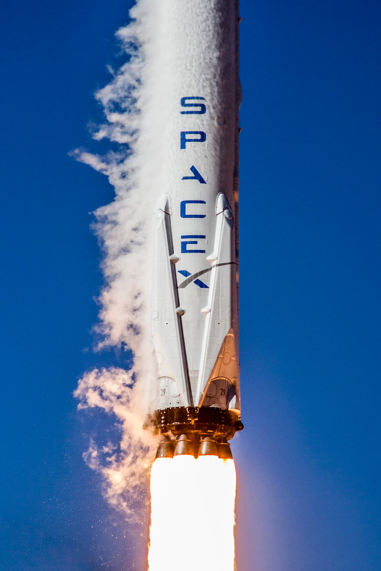 La empresa aeroespacial privada tiene sede en Hawthorne, California.