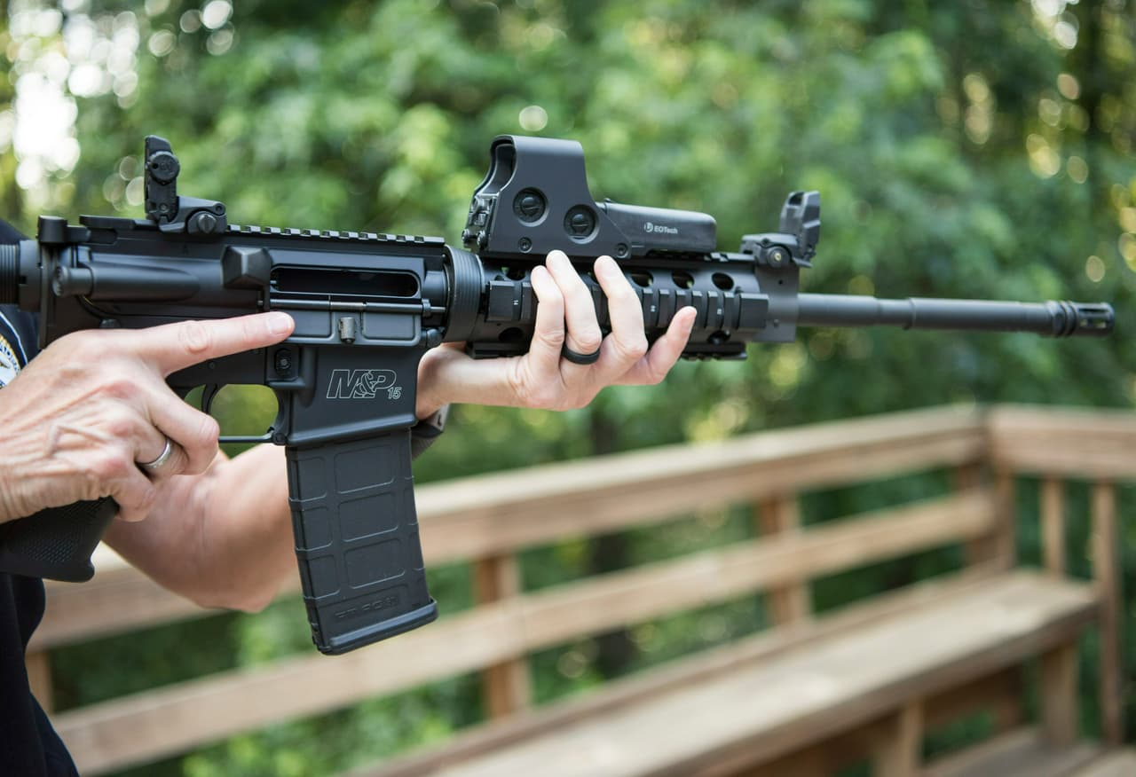 La historia se repite: un arma de asalto estilo AR-15 está detrás del tiroteo en Texas