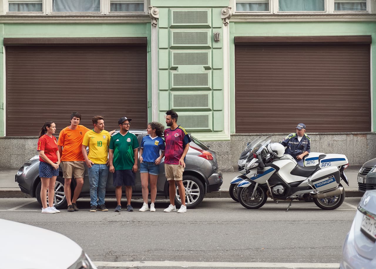 Otro de los objetivos de la #Hiddenflag es dar visibilidad a todas las personas que viven en Rusia y se enfrentan a la discriminación y el miedo a diario. Y también en otras partes del mundo donde las personas LGBT son perseguidas, humilladas o marginadas.