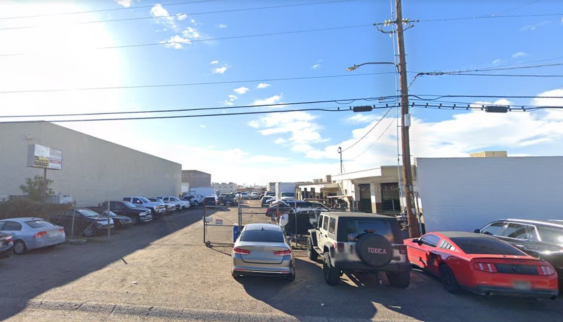 Taller mecánico Carlos Automotive en Phoenix, Arizona.