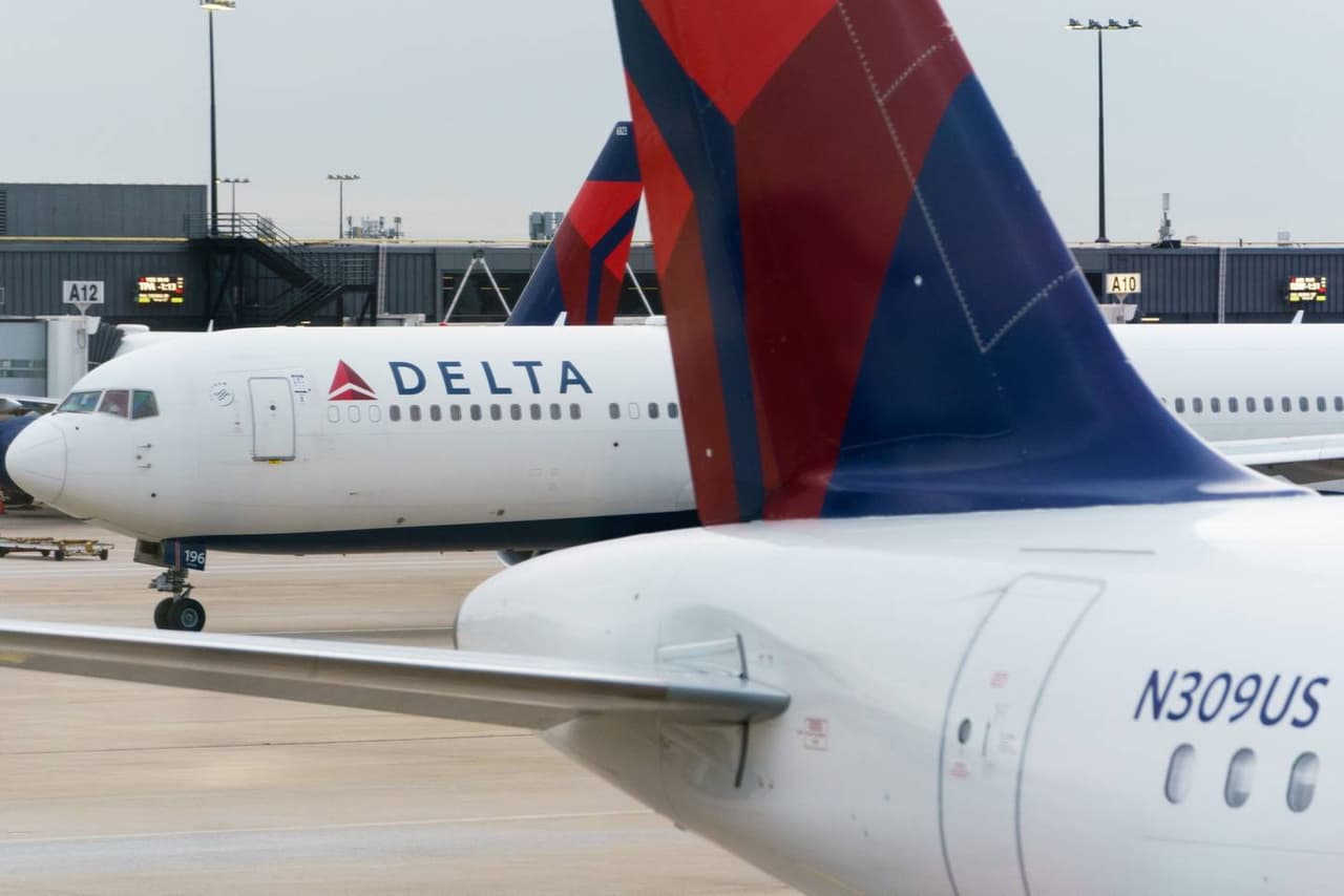 Avión que se dirigía a Atlanta choca con otra aeronave en el Aeropuerto de Miami