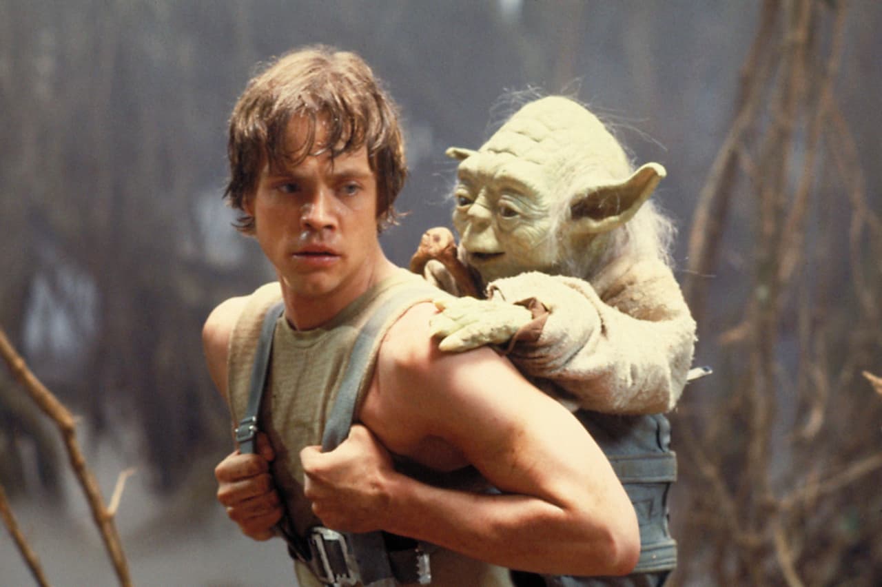 <b>Luke Skywalker</b> es uno de los personajes más icónicos de esta saga. William Katt escogió actuar y dirigir 'The Greatest American Hero', por lo que Mark Hamill fue el escogido para el papel.