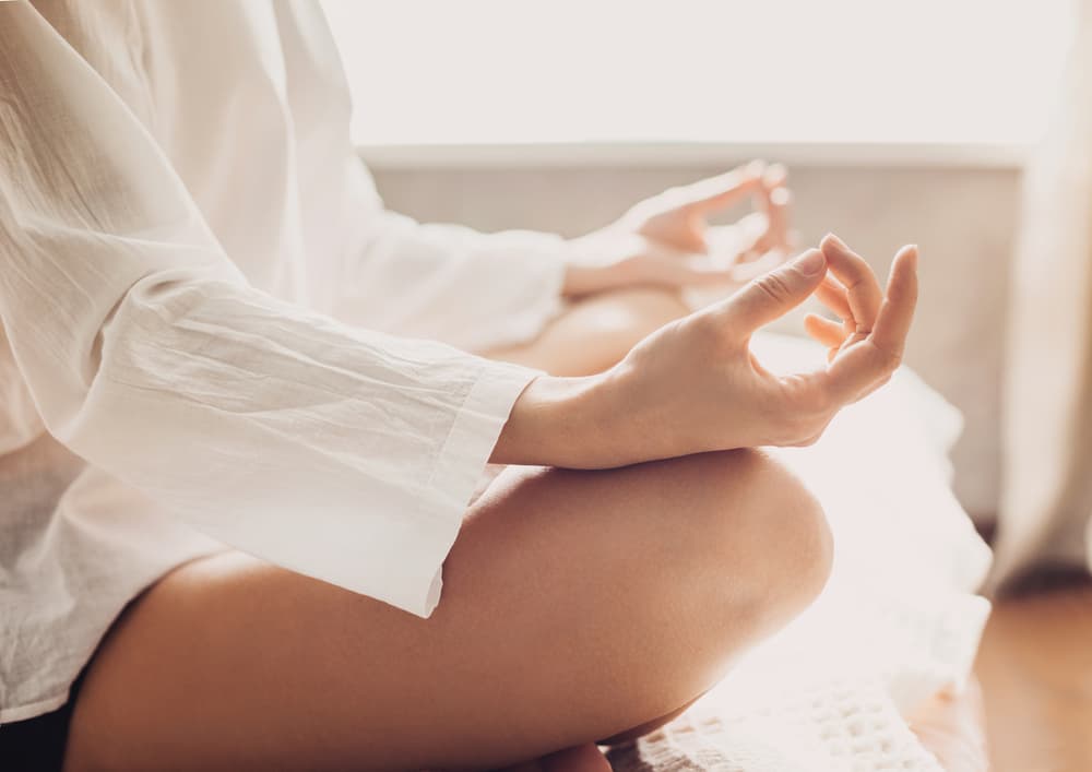 Es recomendable que practiques ejercicios de meditación, concentración, relajación, para que tu mente esté calmada y te conviertas en una especie de receptor que todo lo capte.