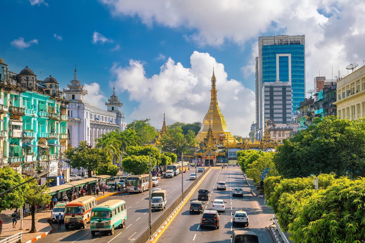 <h3 class="cms-H3-H3">4. Burma (Myanmar)</h3>
<br>
<br>🛫 
<b>Factores de riesgo:</b> Inestabilidad social y conflicto armado. 
<br>
<br>🛫 
<b>Advertencia más reciente del Departamento de Estado: </b>26 de julio de 2022. 
<br>