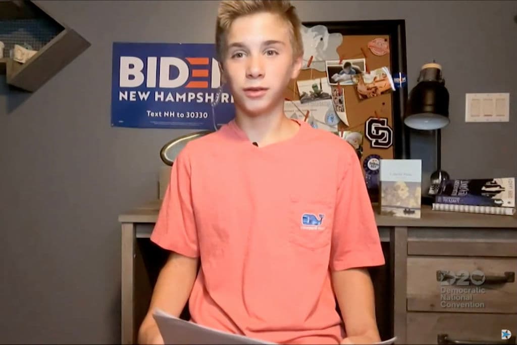 El niño Brayden Harrington habló sobre su tartamudeo, condición que Joe Biden también tuvo de pequeño. El menor habló sobre cómo conoció al hoy candidato en un evento de la campaña primaria en New Hampshire, cuando el exvicepresidente se le acercó y le contó cómo superó su dificultad al hablar.