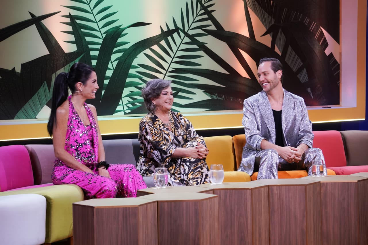 La pre-gala de ViX estuvo de lo más divertida con la presencia de Johanna Vega-Biestro, Norma Bretón, mamá de Sergio Mayer y Juanpa Serrano, novio de Apio Quijano.