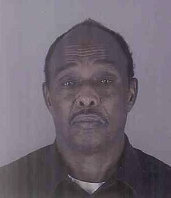 <h3 class="cms-H3-H3">Mahamud Abdullahi Isse </h3>
<br>
<br>Nacido en Somalia el 8 de julio de 1935, este hombre es acusado de c
<b><a href="https://www.interpol.int/es/Como-trabajamos/Notificaciones/Ver-las-notificaciones-rojas#2008-7769" target="_blank">onducta sexual criminal en primer grado e intento de conducta sexual criminal en primer grado. </a></b>
<br>
<br>Con 85 años cumplidos, la Interpol describe a Isse como un hombre que posee signos distintivos como una cicatriz de quemadura en el muslo derecho hasta el área de la cadera. 
<br>
<br>