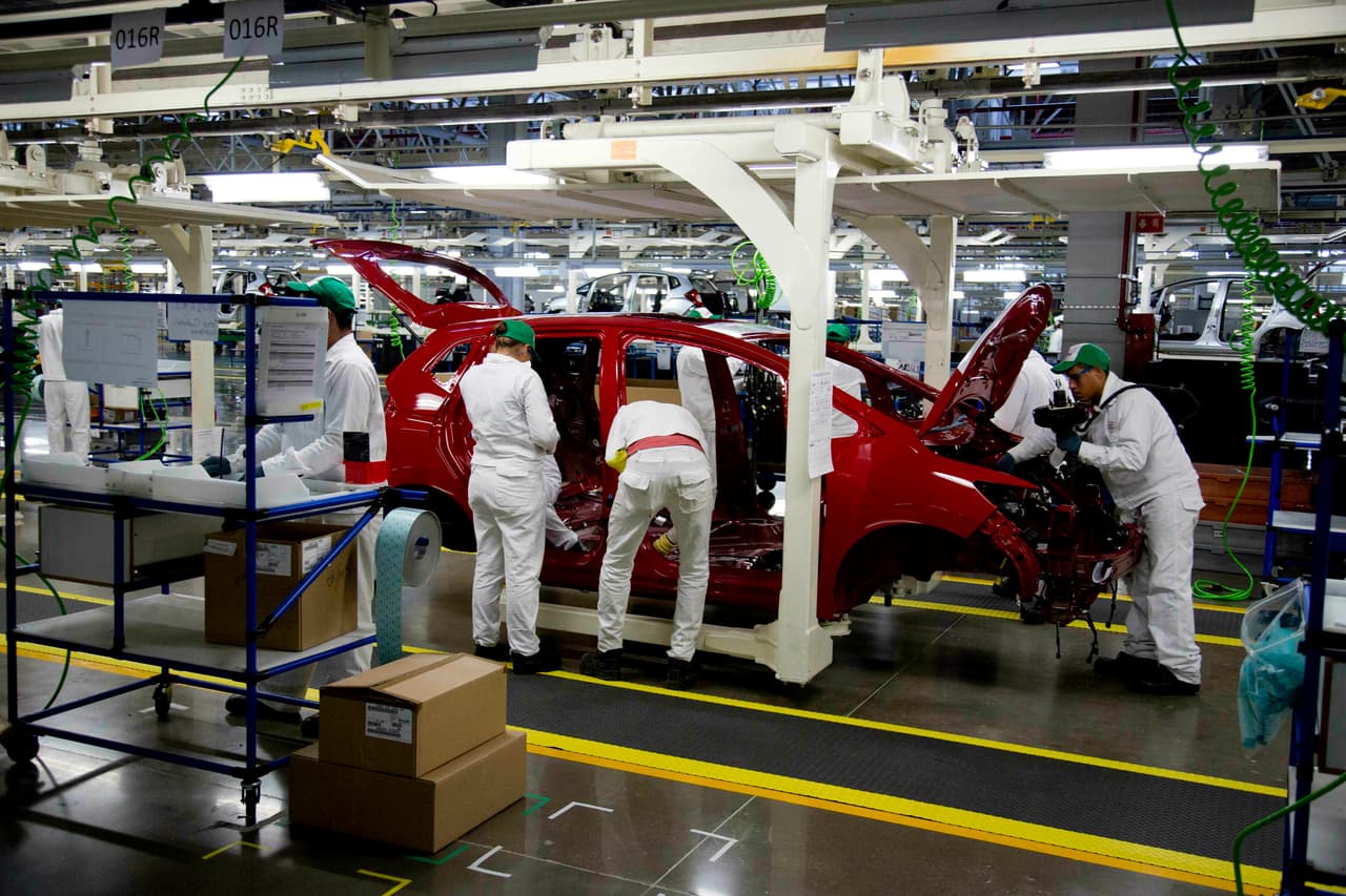 <b>Automóviles.</b> La compra de vehículos desde México se encuentra entre los principales intercambios comerciales de estos países. En 2018 ascendió a $93,000 millones y representó el 28% del total de las importaciones.