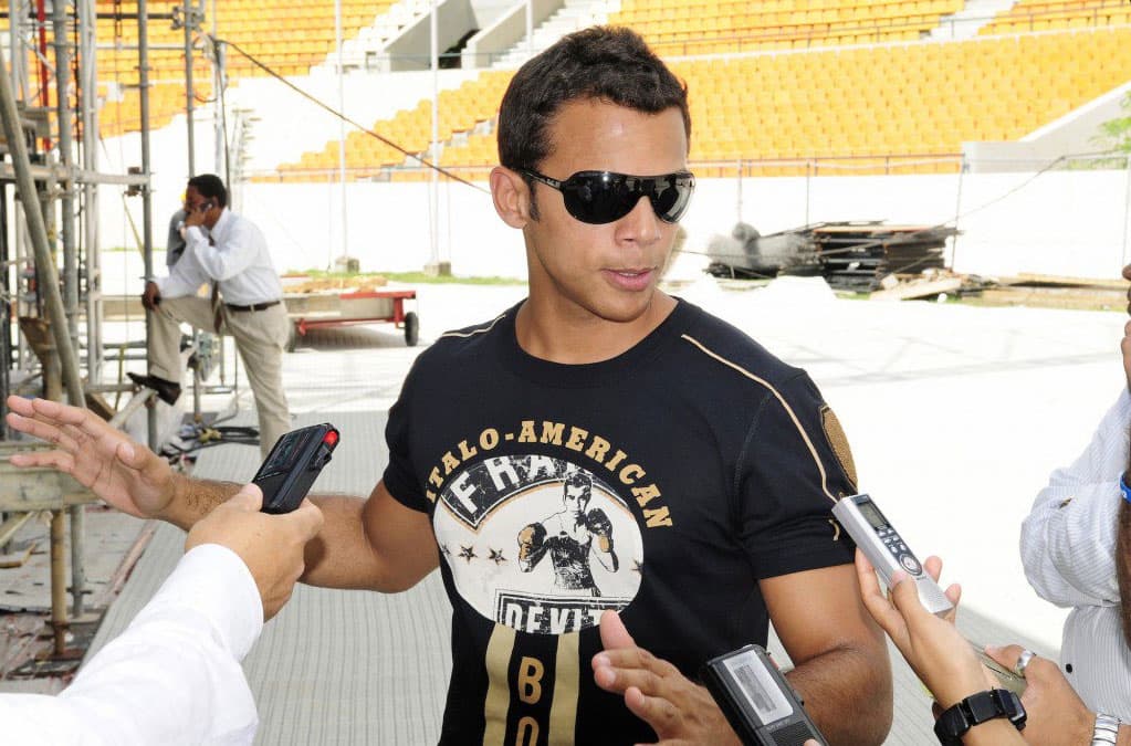 Otro empresario que se suma al historial amoroso de Belinda es 
<b>Saymon Díaz</b>.